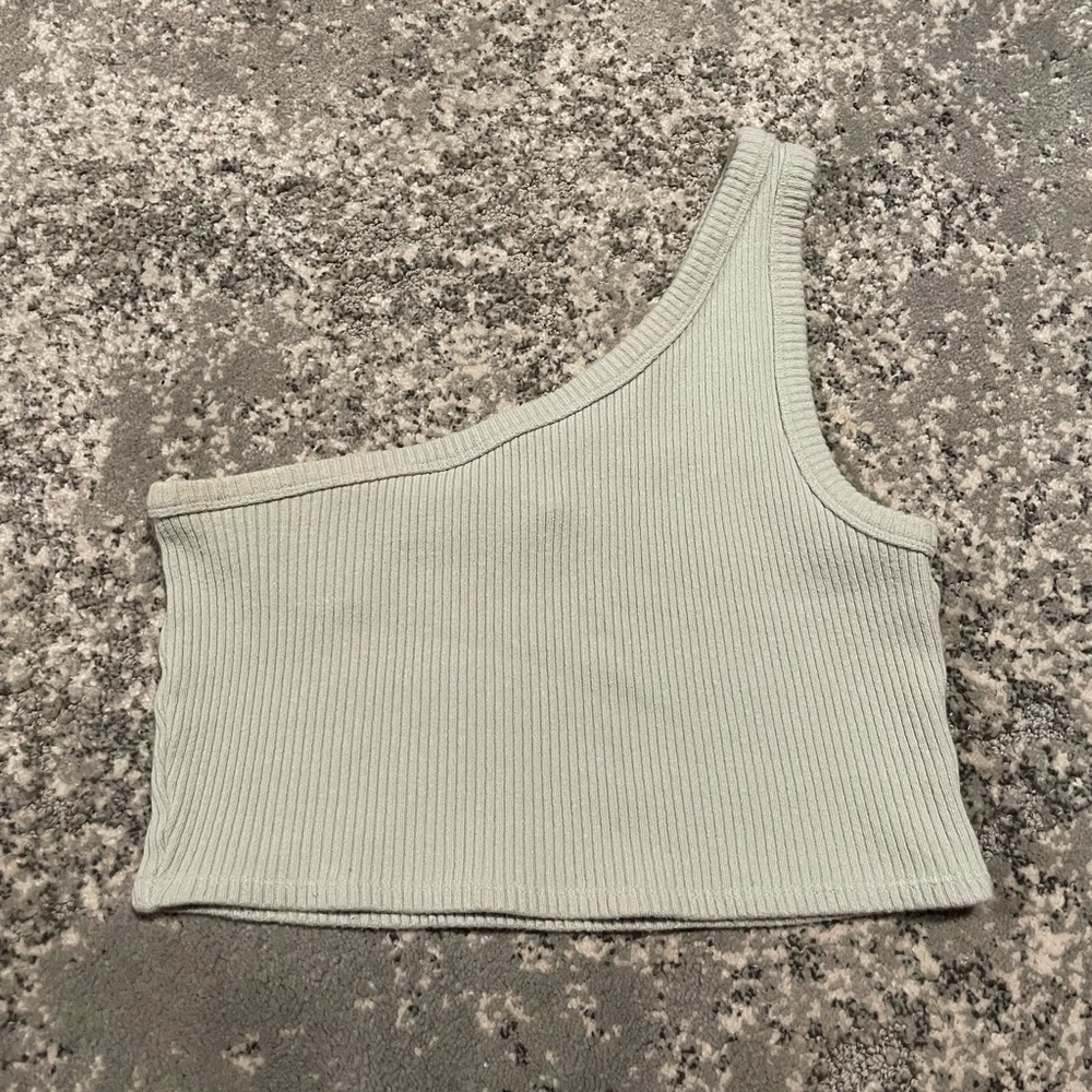 One-Shoulder Ribbed Crop Top